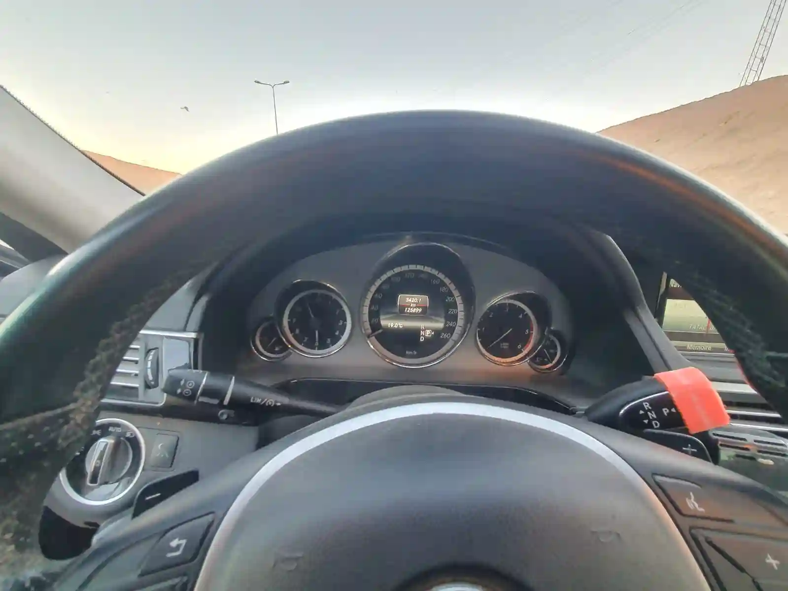 Mercedes Benz Classe E220 à Cite Ennouzha - Vue 2