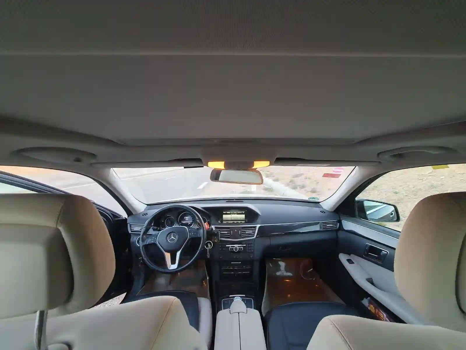 Mercedes Benz Classe E220 à Cite Ennouzha - Vue 4