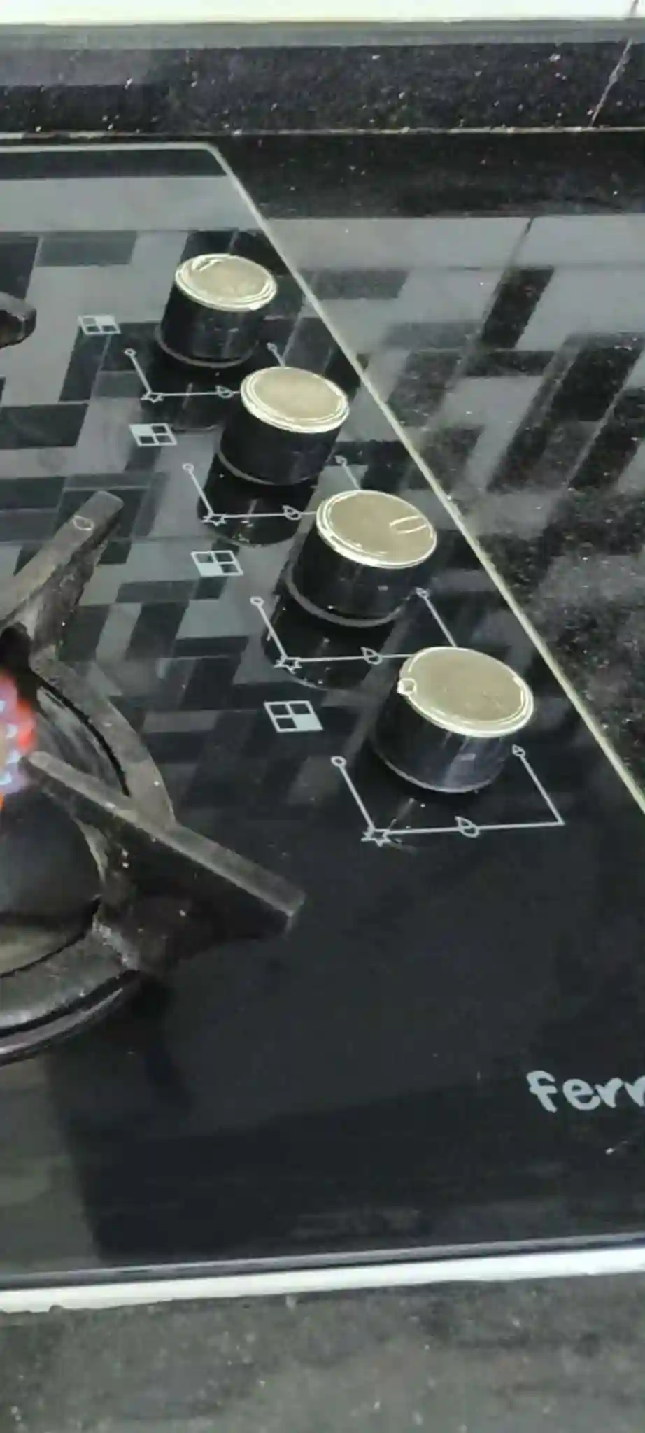 Plaque et Hotte Aspirante Ferré en Tres bon Etat à El Kram - Vue 3