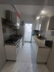 S1 Vide Haut Standing Avec Place Parking à Cite Ennasr 2