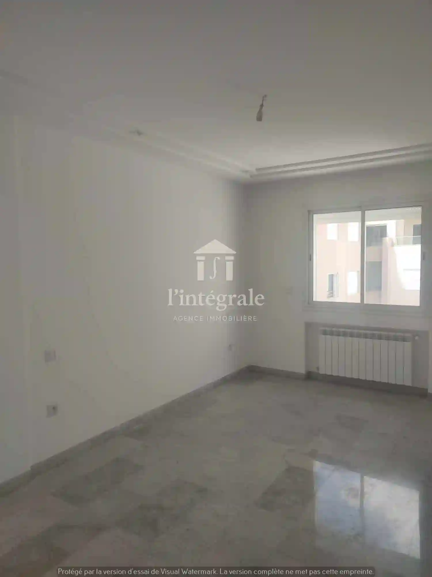 S1 Vide Haut Standing Avec Place Parking à Cite Ennasr 2 - Vue 5