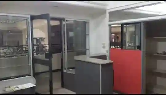 Local Commercial Titré la Fayette à Tunis Belvedere - Vue 1