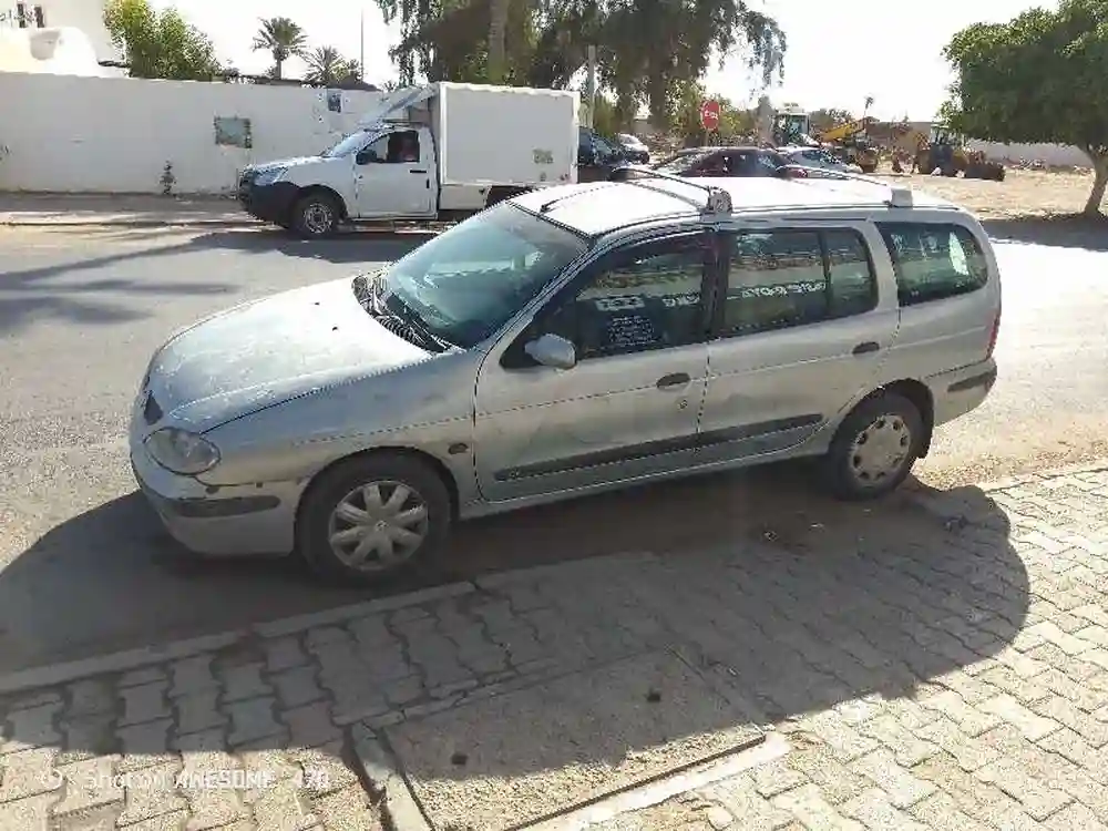 Mégane Essence Break Phase 1 Téléphone 97781007 - Vue 3