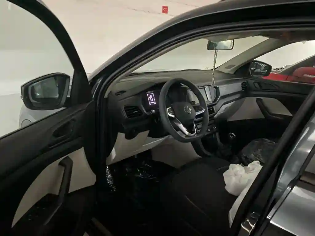 Tcross tsi Confortline Neuve à El Menzah 5 - Vue 1