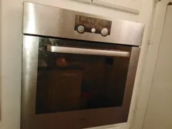 Un Four Encastrable et une Plaque de Cuisson à La Marsa