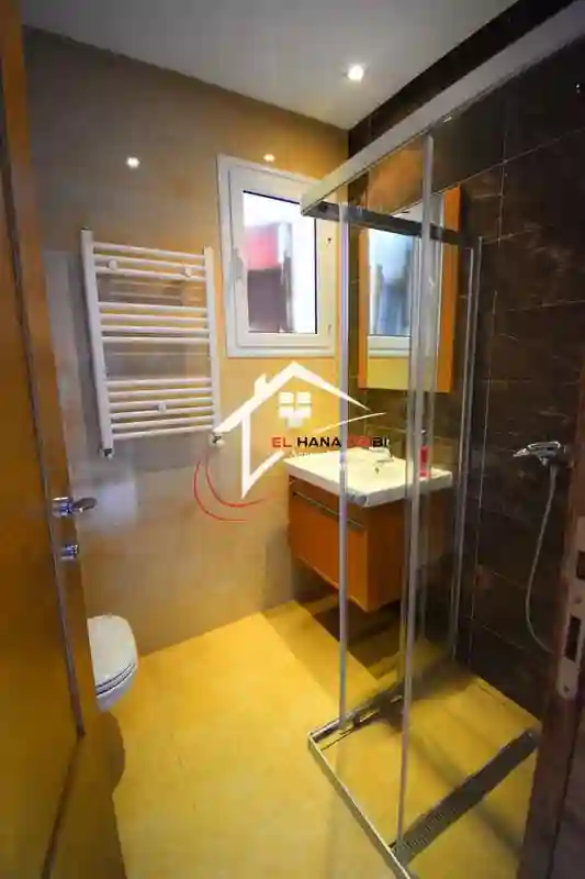 à Vendre Appartement s+3 Avec Piscine en Plein Zone Touristique - Vue 7