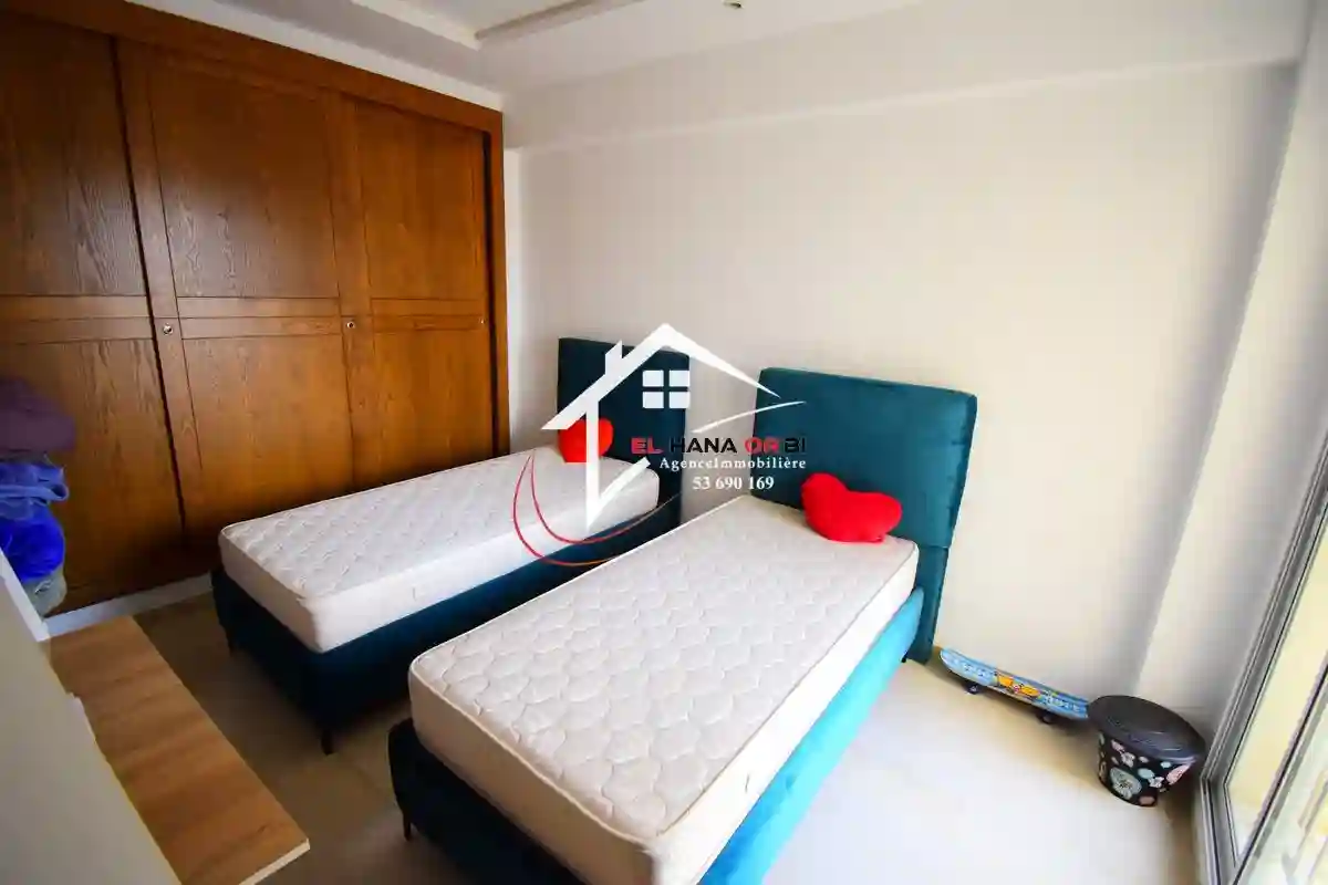 à Vendre Appartement s+3 Avec Piscine en Plein Zone Touristique - Vue 8