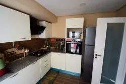 Un Bien Pour Toute L’année Avec Parking en Plein Zone Touristique