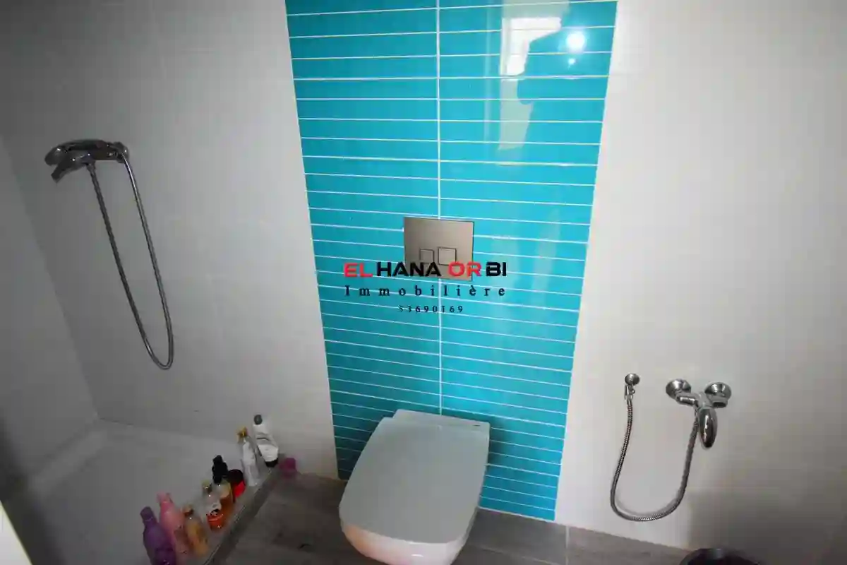 Un Bien Pour Toute L’année Avec Parking en Plein Zone Touristique - Vue 4