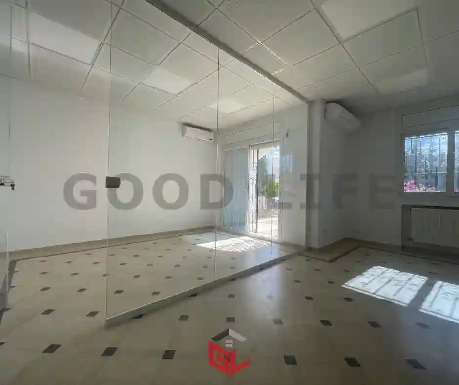 Triplex de 200 m2 au lac 1 à Berge Du Lac - Vue 1