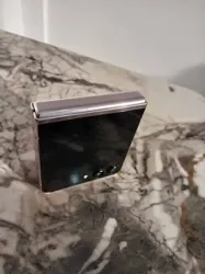 Samsung Galaxy Z Flip 5 – 256 Go 8 Go RAM – Rose – Bon Occasion