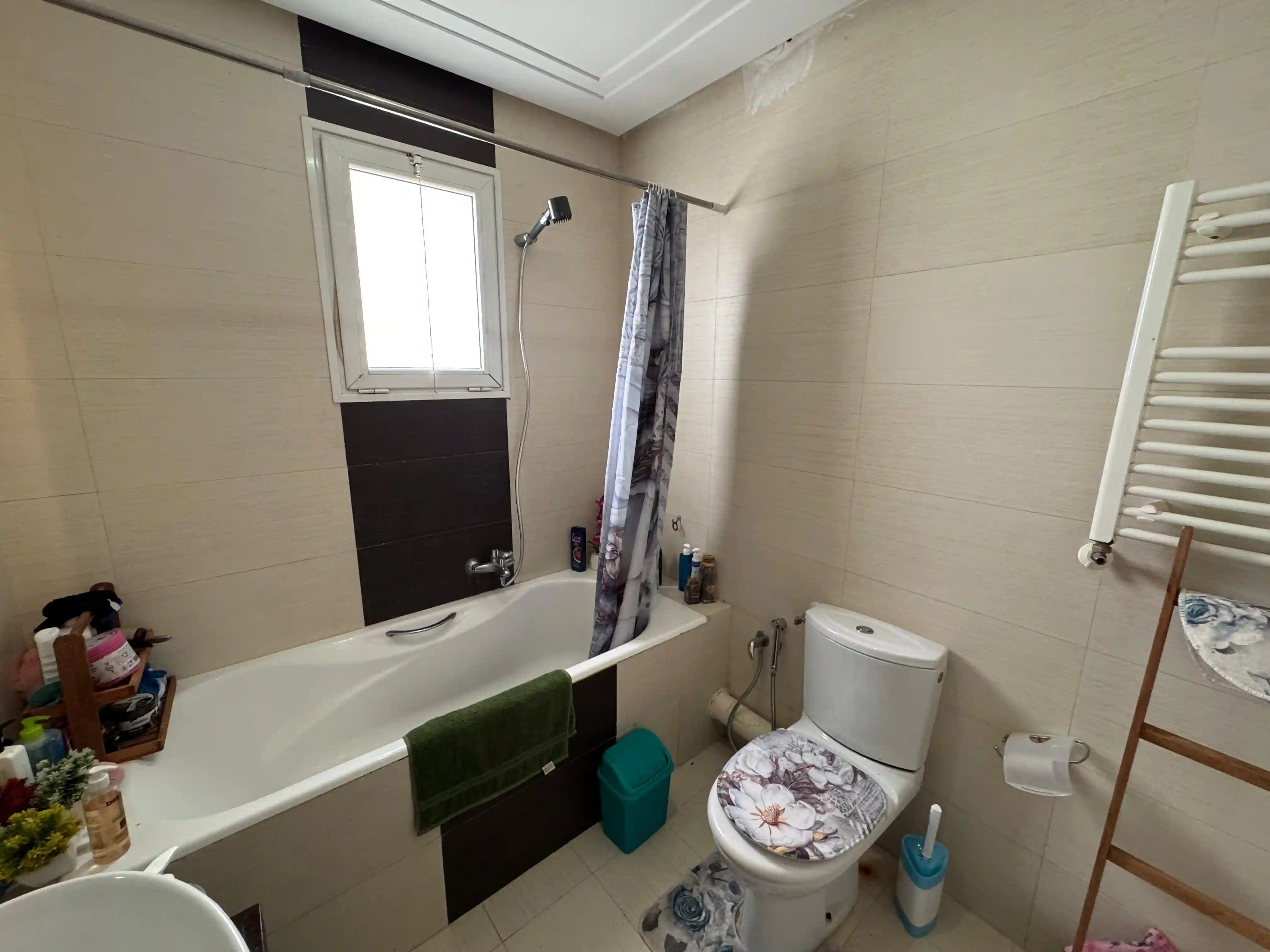 Appartement aux Jardin del Menzah à Jardins D'el Menzah - Vue 2