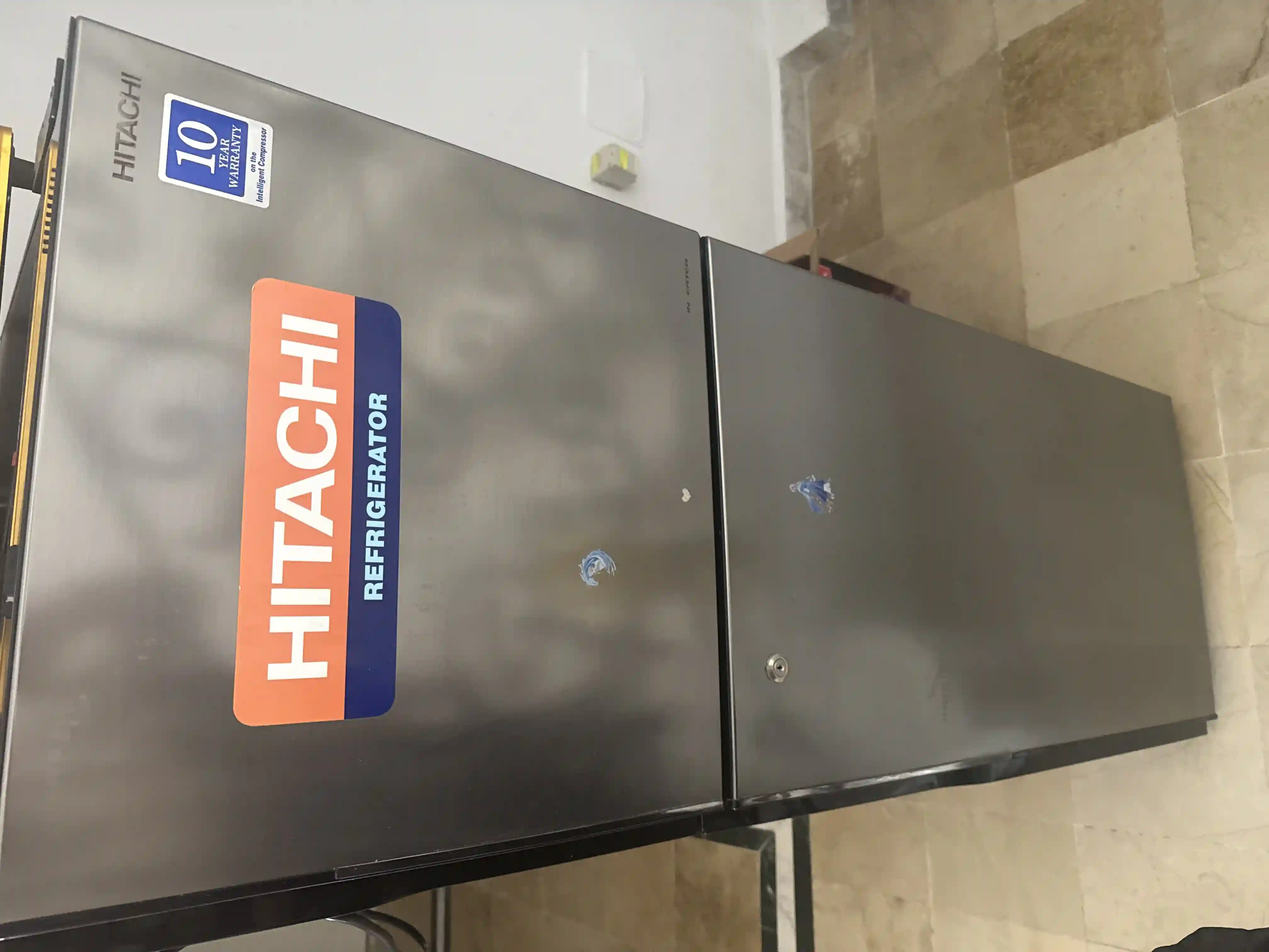 Refrigérateur Marque Hitachi à Ariana Ville - Vue 1