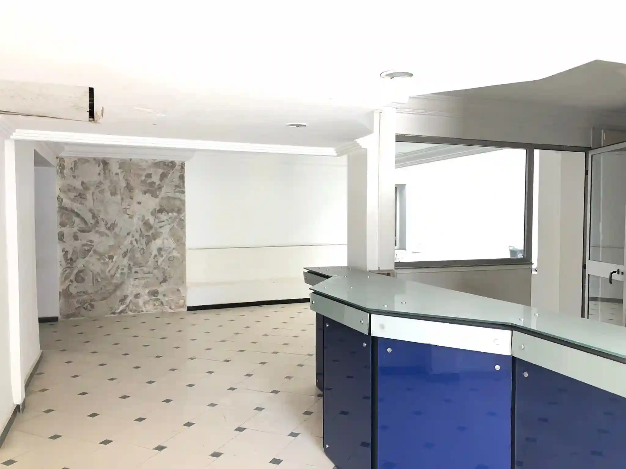 Immeuble 1800 m au Belvédère Tunis à Tunis Belvedere - Vue 3