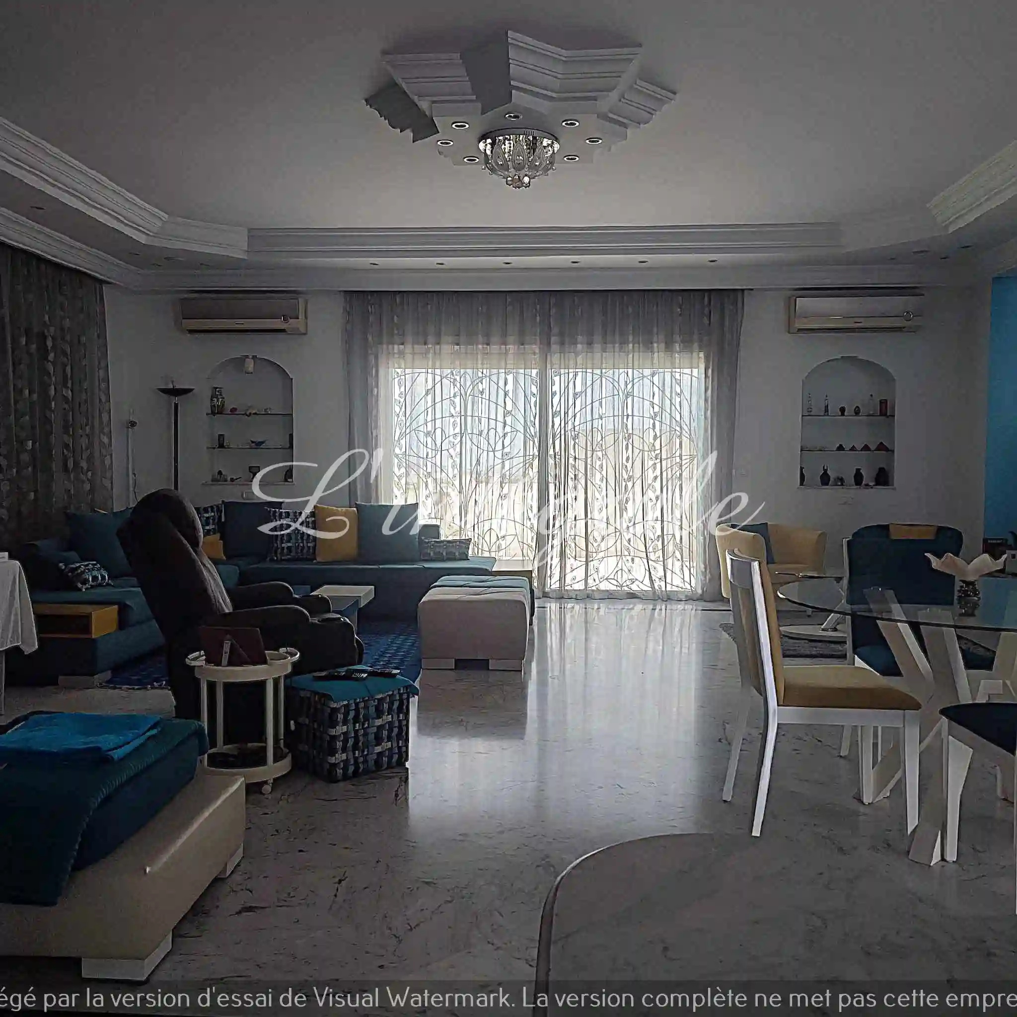 Magnifique Villa Commerciale de 3 Niveaux à Cite Ennasr 2 - Vue 1