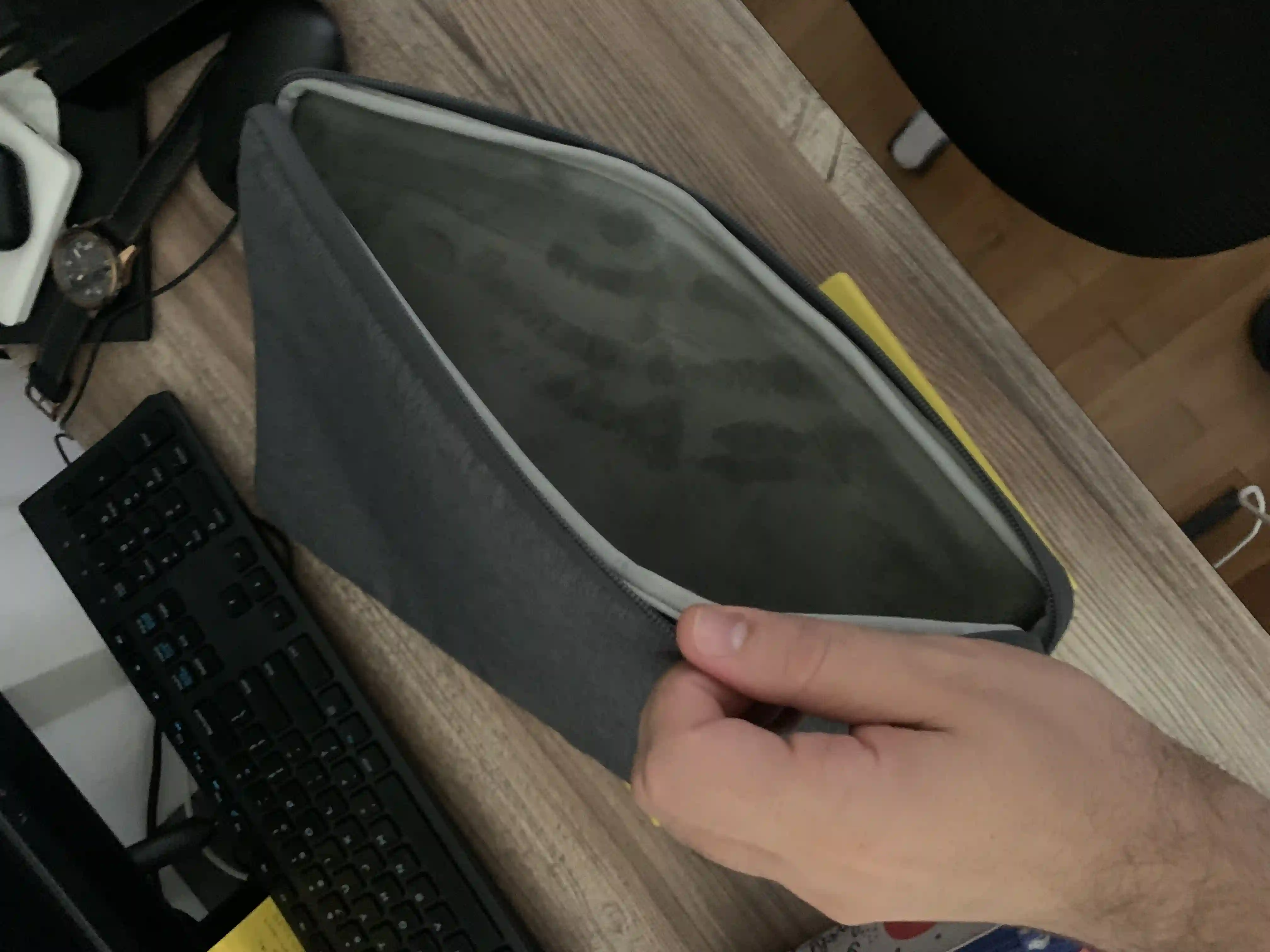 Macbook air 13 Pouces à El Mourouj - Vue 1