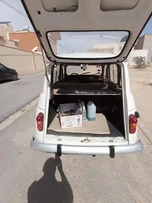 Excellente Renault 4L - Vue 6