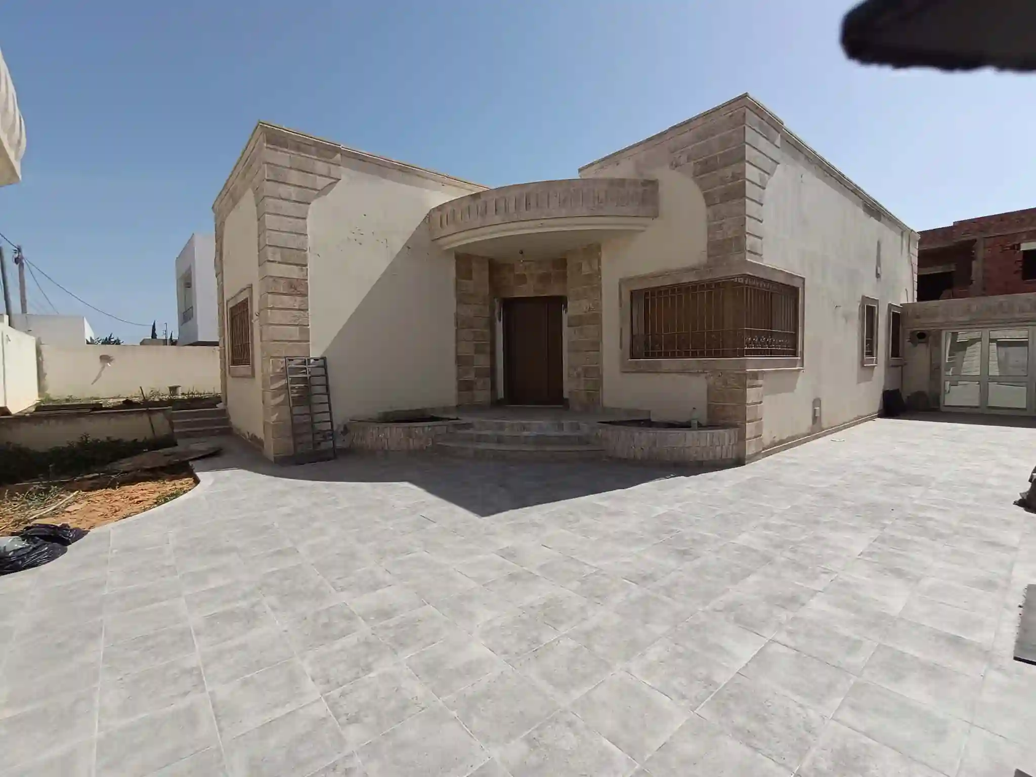 Villa Presque Fini a Tbolbi à Sfax - Vue 1