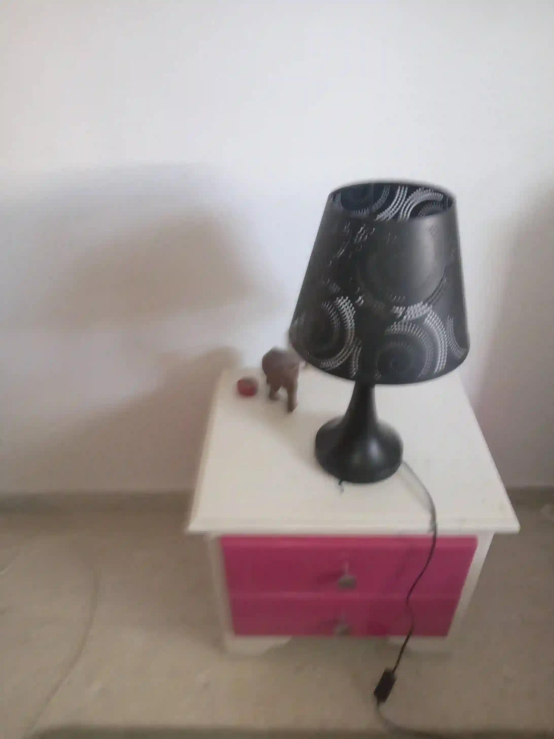 A Vendre lit Avec Coffre et Table de Nuit en Bois - Vue 2