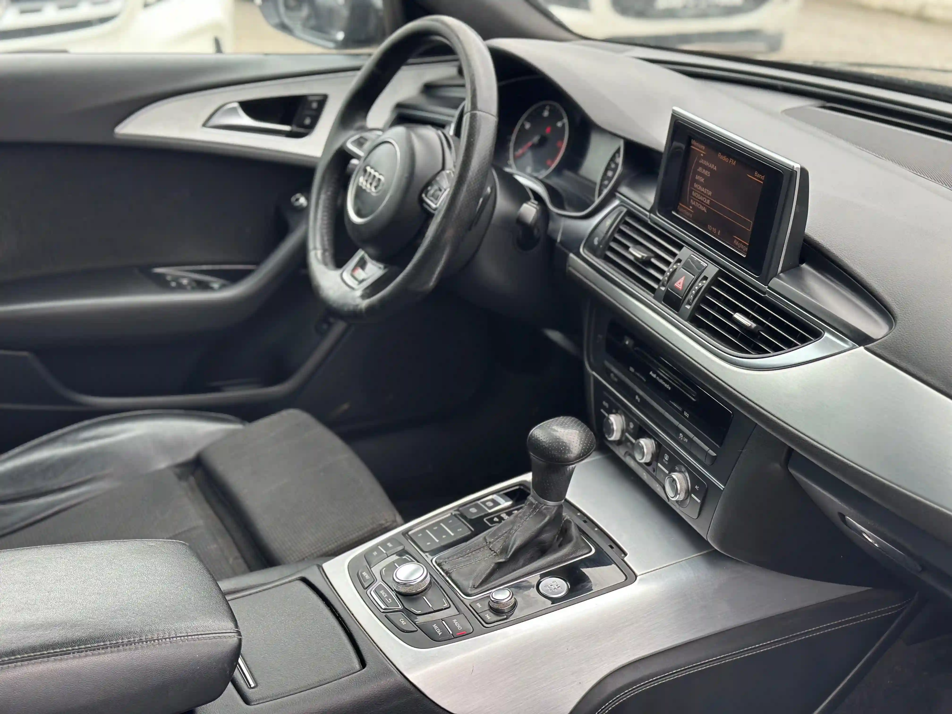 Audi A6 - Vue 1