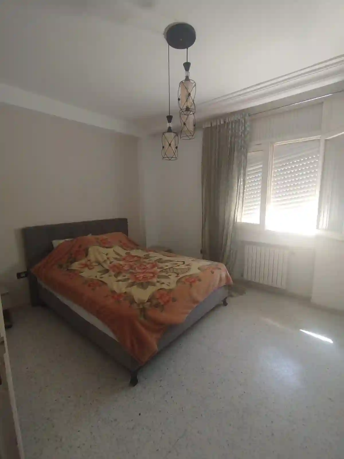 Un Vaste Appartement s2 à Cité Wahat el Aouina à El Aouina - Vue 1