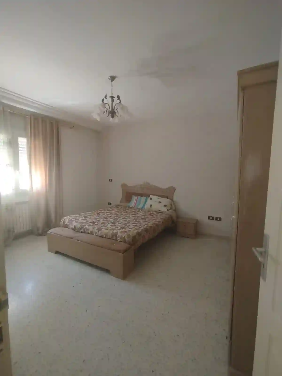 Un Vaste Appartement s2 à Cité Wahat el Aouina à El Aouina - Vue 2