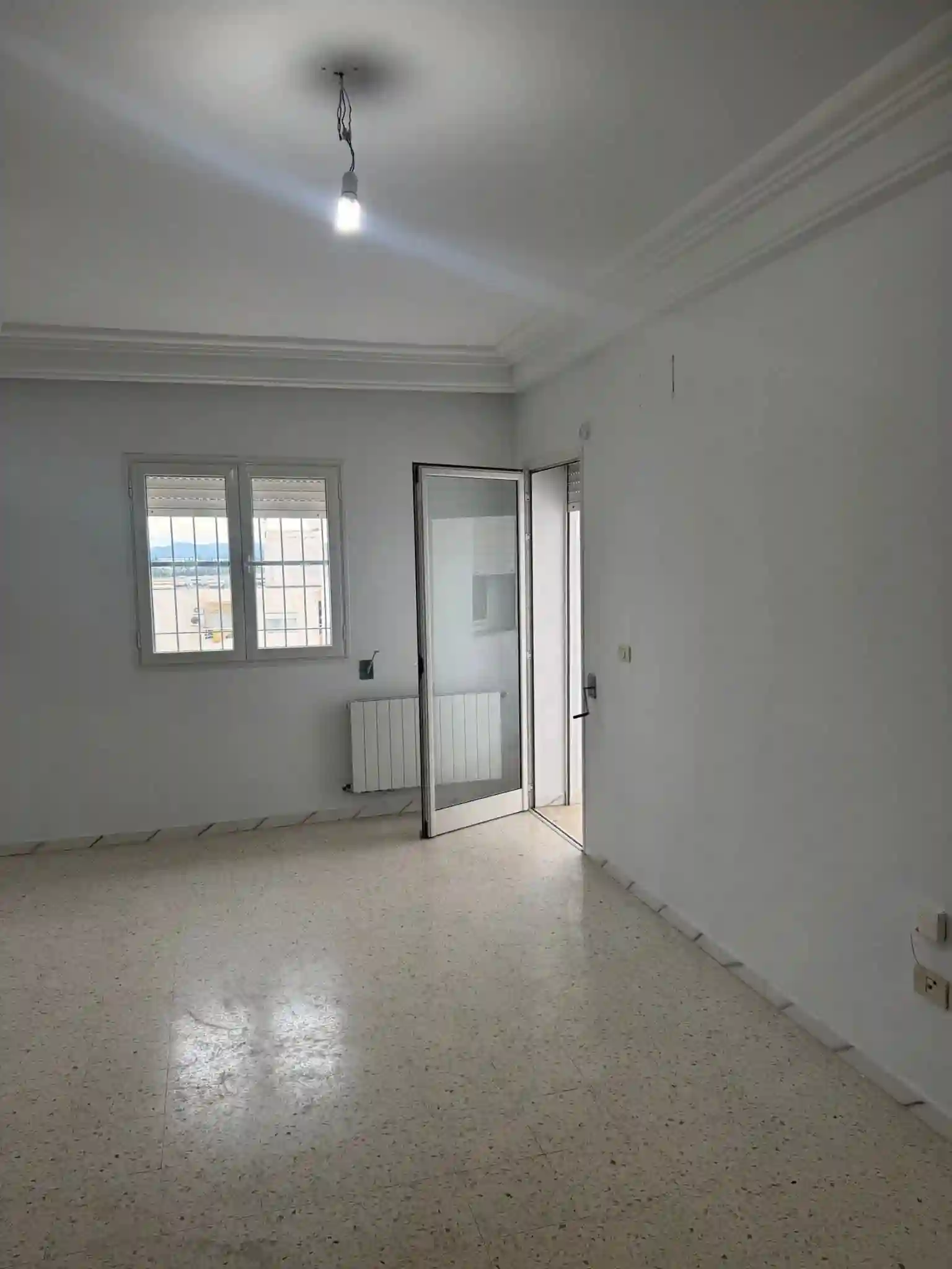 Appartement Mourouj 6 sur la Route Principale à El Mourouj - Vue 3