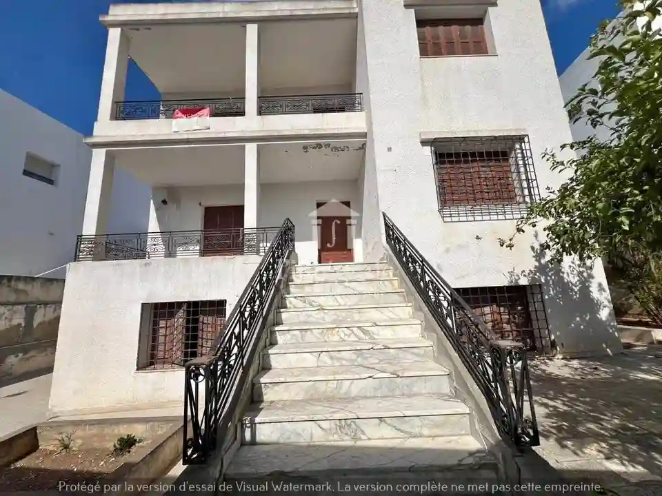 Grande Villa à Saisir à El Menzah 8 - Vue 2