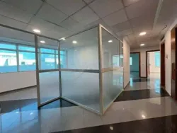 Bureau à Louer au Lac 1