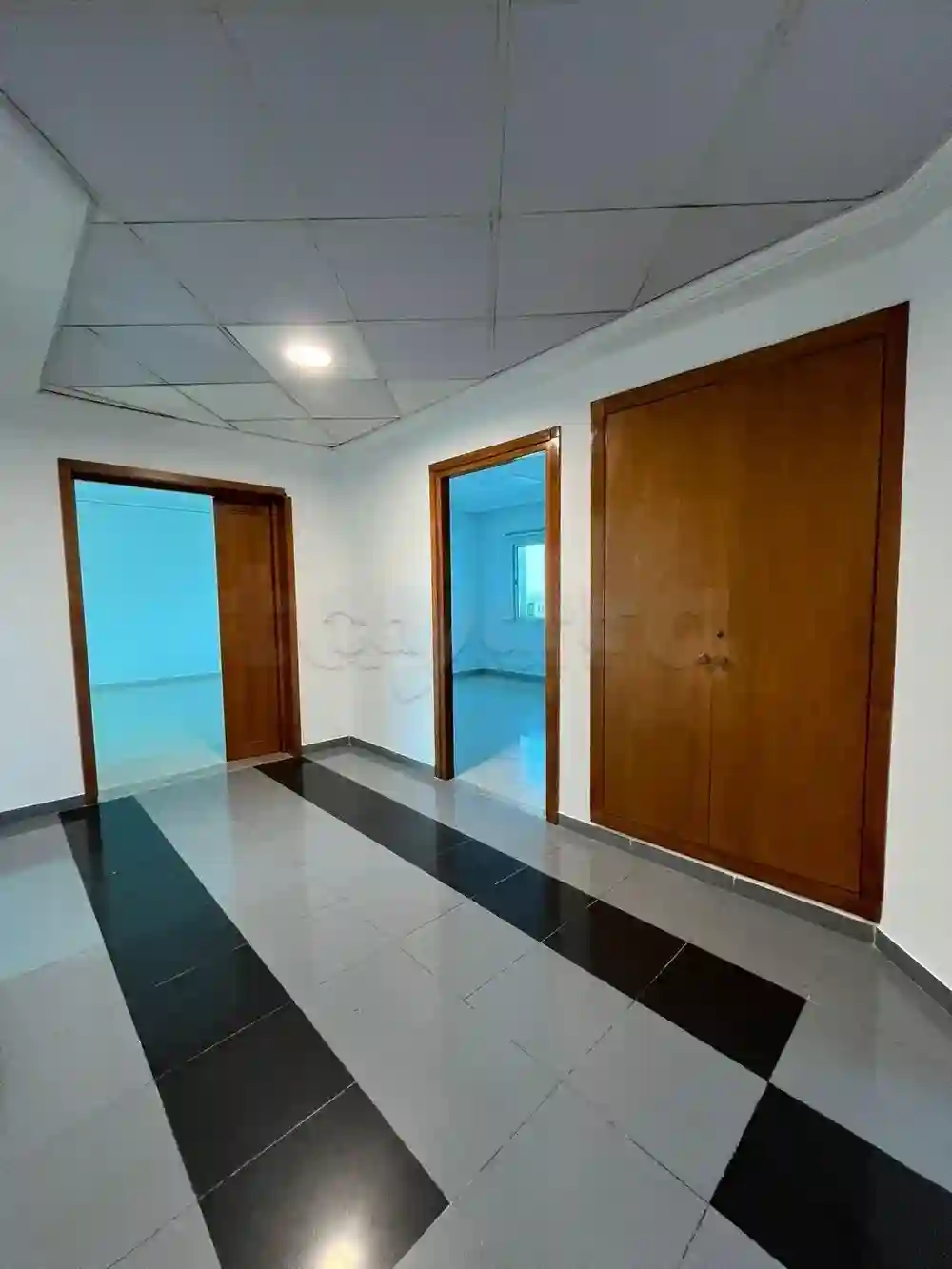 Bureau à Louer au Lac 1 - Vue 3