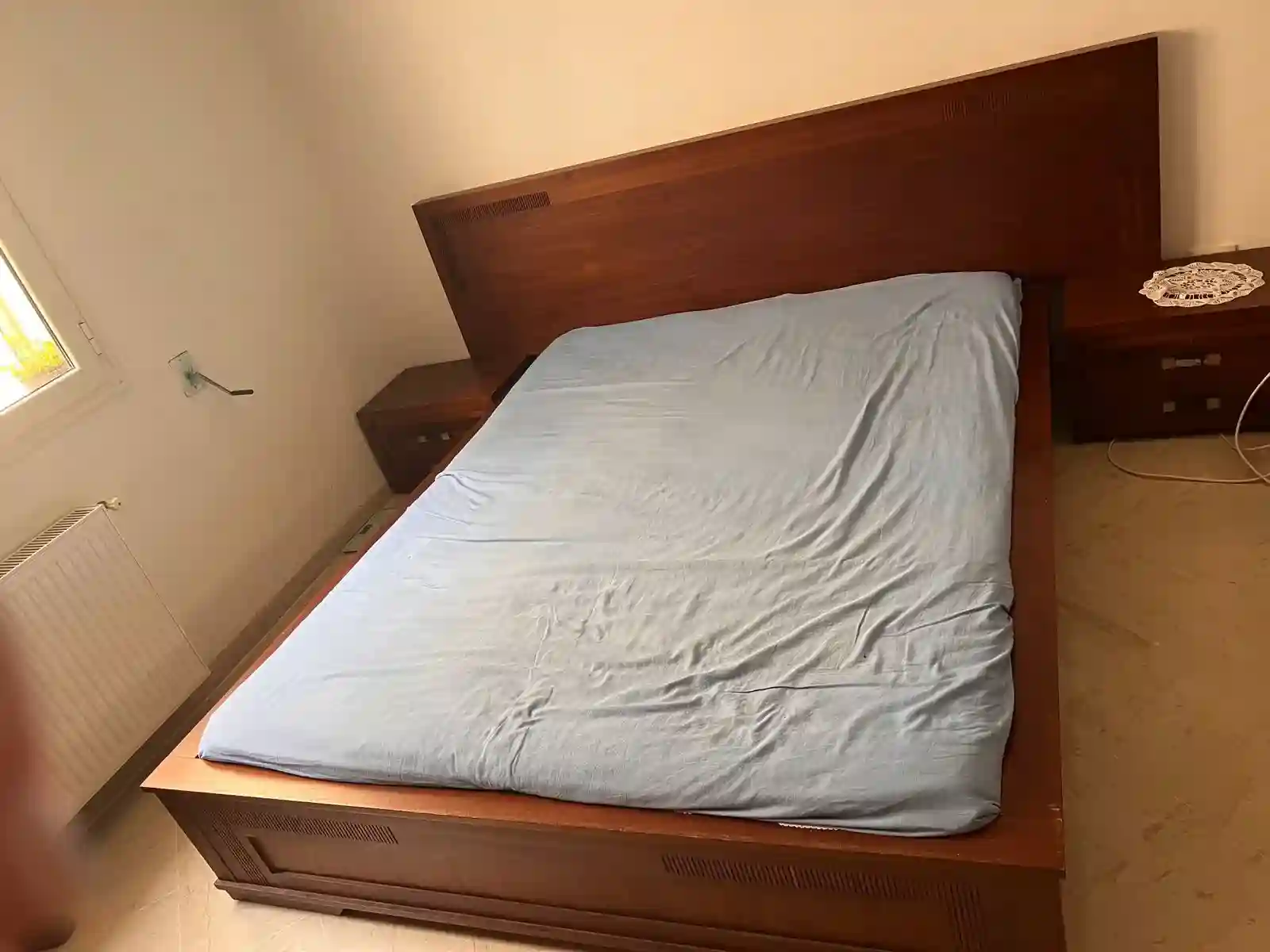 Chambre à Coucher lit + 2 Commodes + Coiffeuse + Matelas - Vue 1