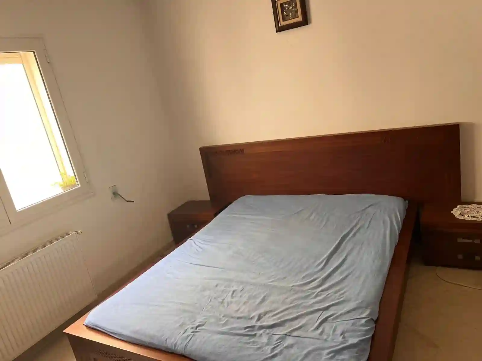 Chambre à Coucher lit + 2 Commodes + Coiffeuse + Matelas - Vue 2