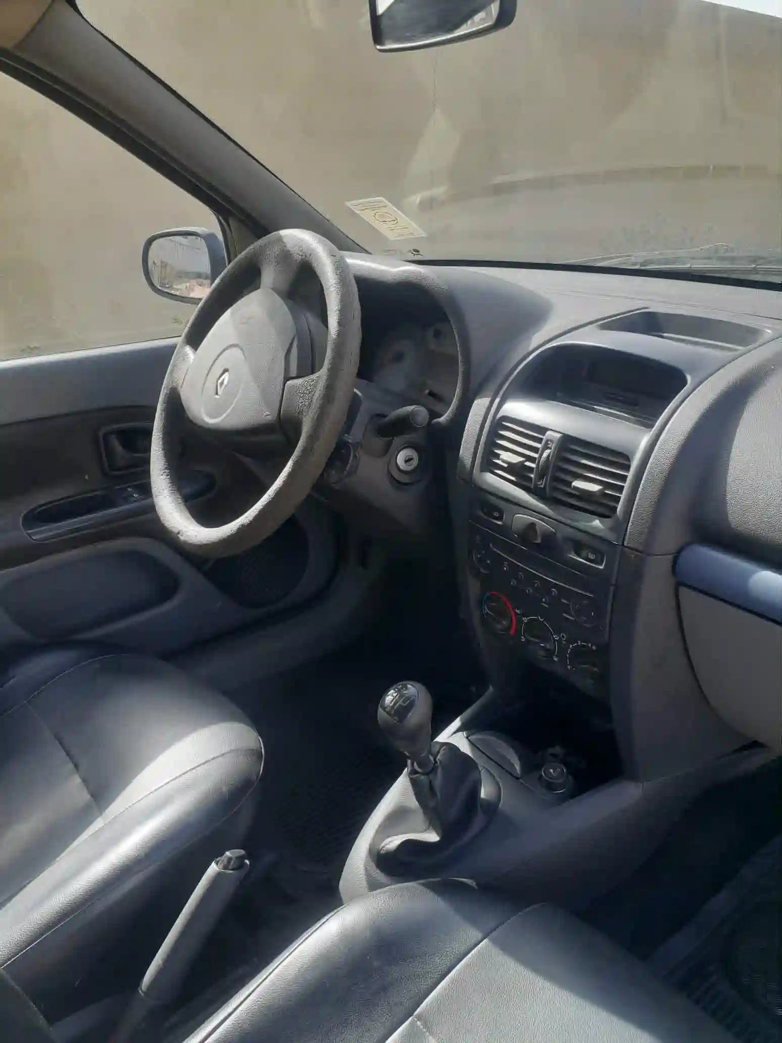 Clio Classic à Cite El Ghazala 1 - Vue 4