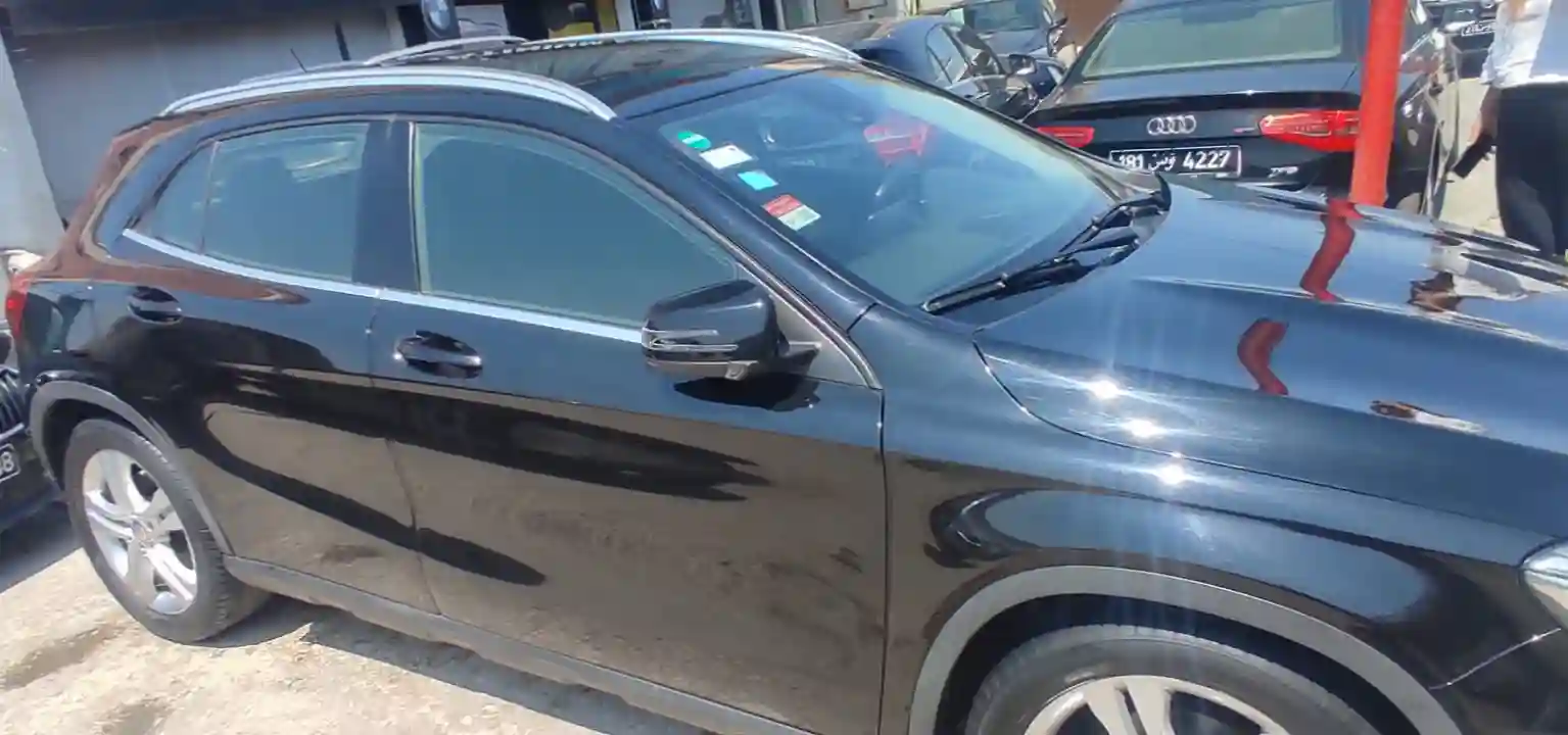Gla 180 Essence à Grombalia - Vue 1