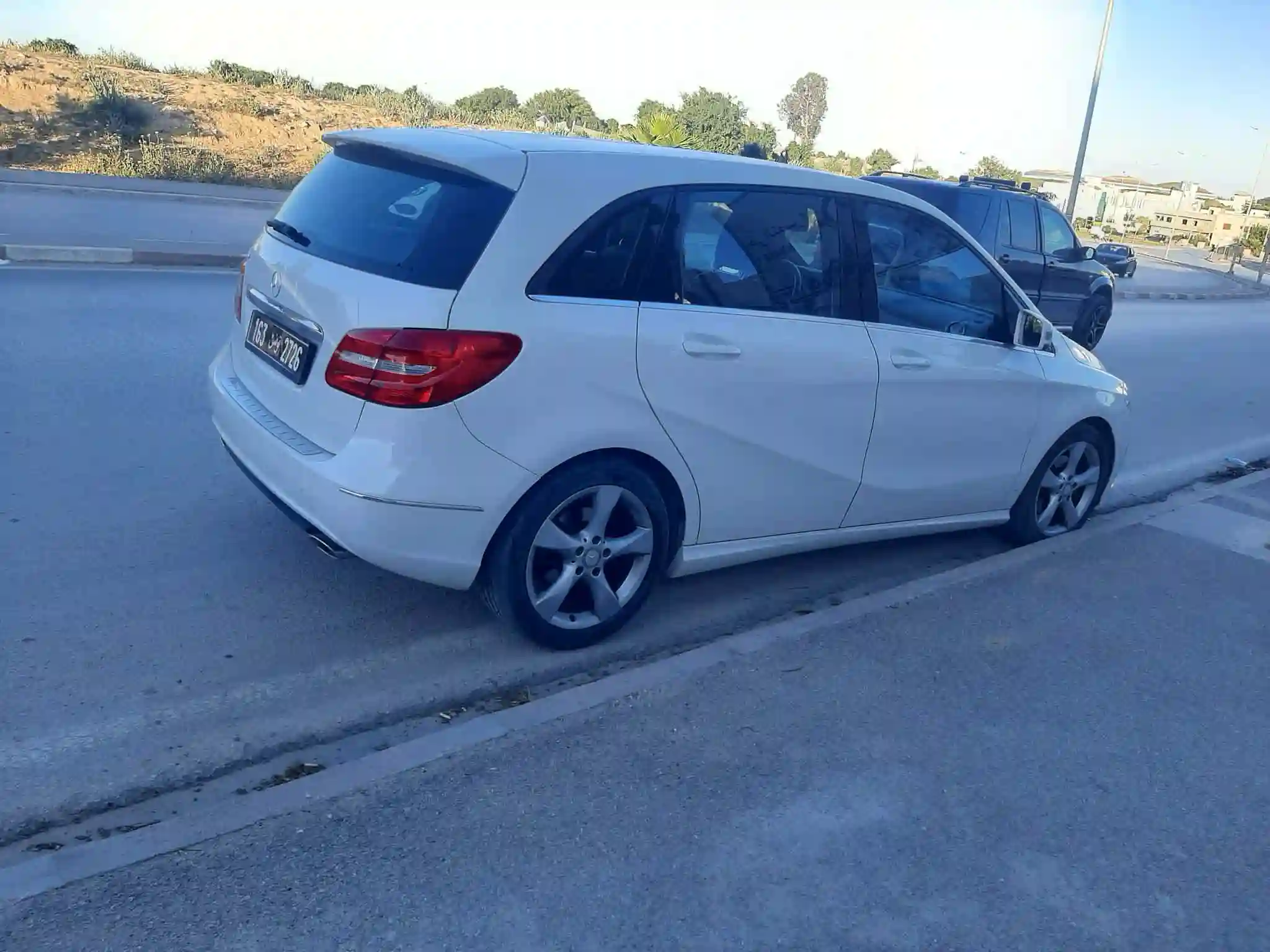 Mercedes Très peu Utilisée à Ariana - Vue 2