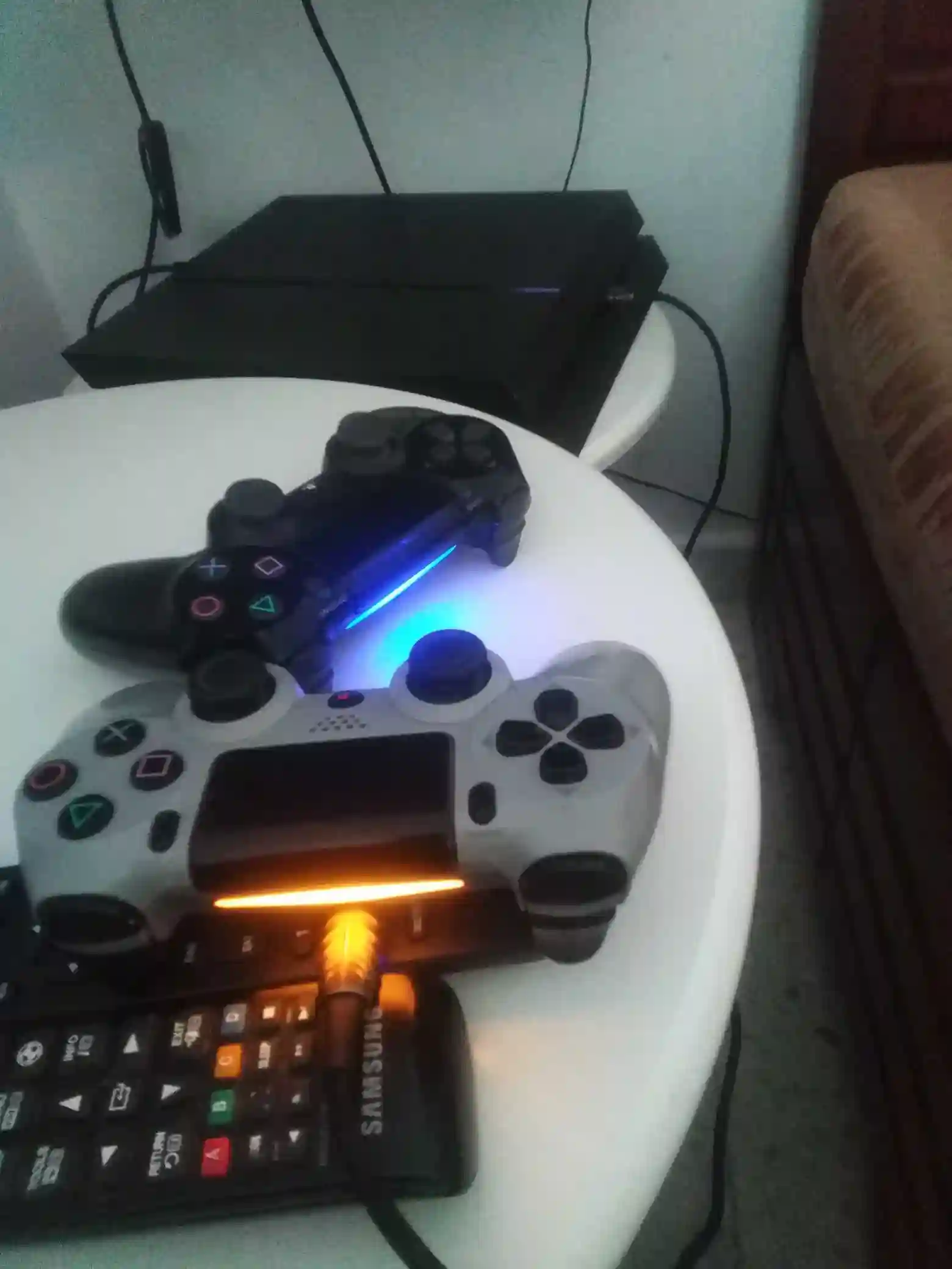 Ps4 1TB - Vue 2