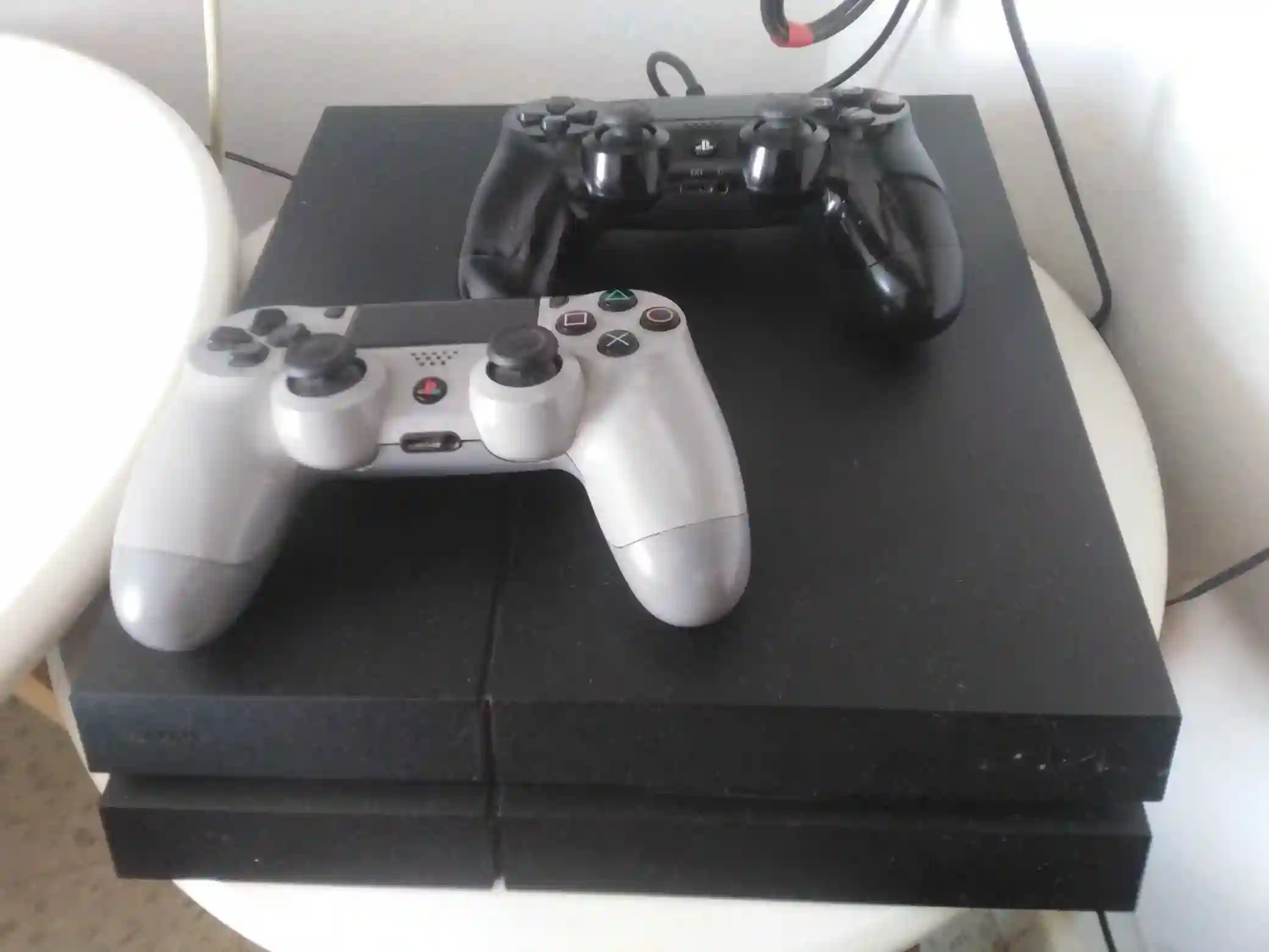 Ps4 1TB - Vue 4