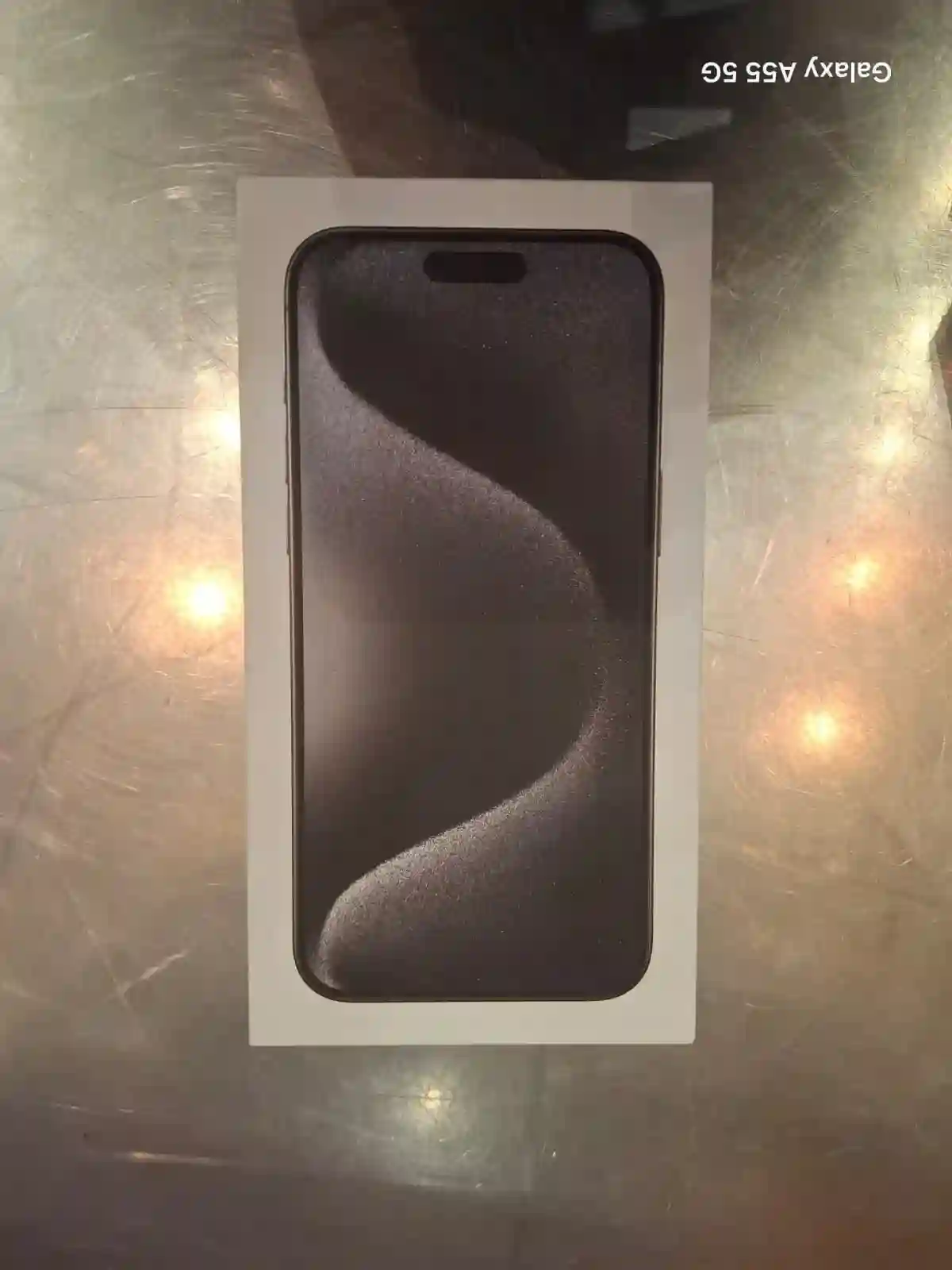 Iphone 15 pro max 256gb Noir Titanium - Vue 4