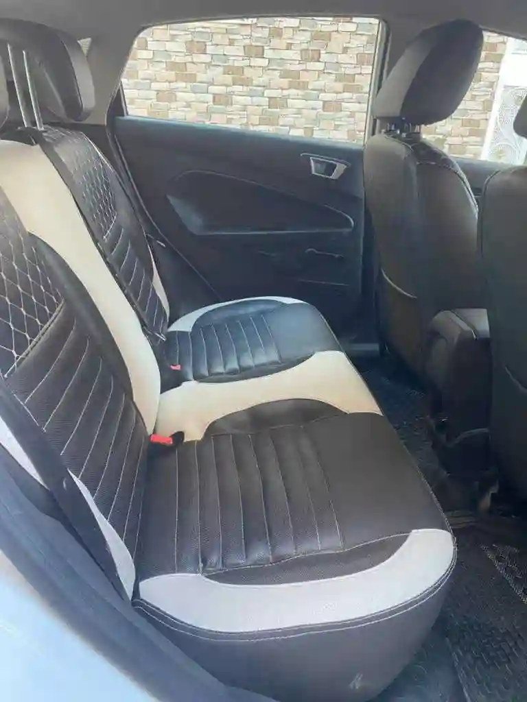 Ford Fiestatitanium 4 Cylin - Vue 6